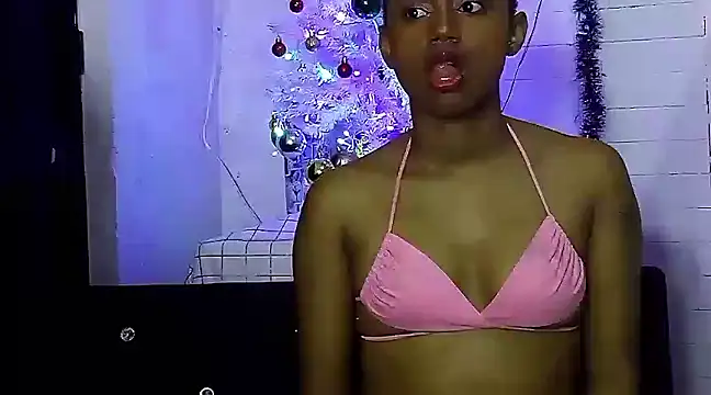 Snapshot of Electraykasey_fox chatting on December 19, 2024, 7:07 am Electraykasey fox online show from December 19, 2024, 7:07 am