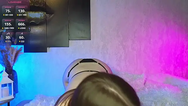 Snapshot of RandiEllett chatting on December 10, 2024, 11:19 pm RandiEllett online show from December 10, 2024, 11:19 pm