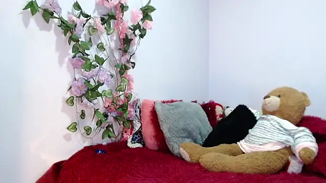 kymmgolden online show from October 5, 2025, 12:36 pm