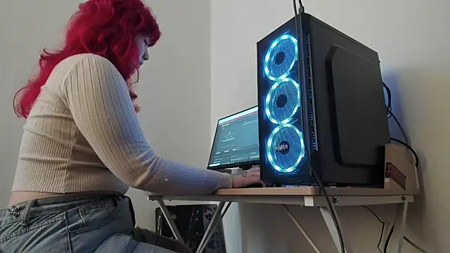 Snapshot of Whitekitty-exe chatting on February 12, 2025, 6:40 pm Whitekitty-exe online show from February 12, 2025, 6:40 pm