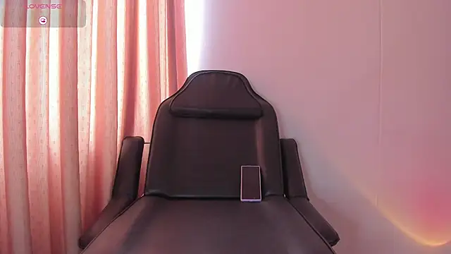 Snapshot of Whitekitty-exe chatting on February 15, 2025, 3:06 pm Whitekitty-exe online show from February 15, 2025, 3:06 pm