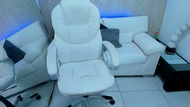 Snapshot of meggan_77 chatting on January 15, 2025, 7:05 am meggan 77 online show from January 15, 2025, 7:05 am