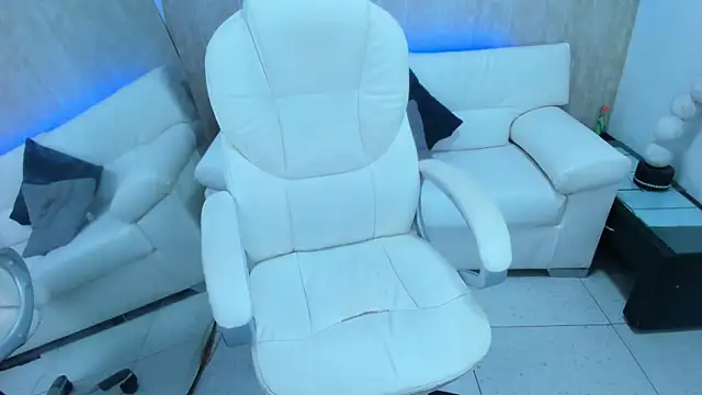 Snapshot of meggan_77 chatting on January 16, 2025, 9:37 am meggan 77 online show from January 16, 2025, 9:37 am