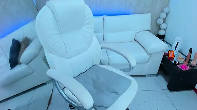 Snapshot of meggan_77 chatting on February 6, 2025, 3:48 am meggan 77 online show from February 6, 2025, 3:48 am