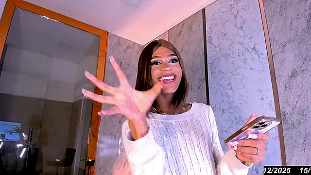 Snapshot of Keila_Mendoza chatting on December 15, 2025, 8:24 pm Keila Mendoza online show from December 15, 2025, 8:24 pm