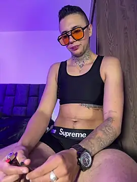 Snapshot of _PhillipBrown chatting on July 6, 2026, 12:02 pm PhillipBrown online show from July 6, 2026, 12:02 pm