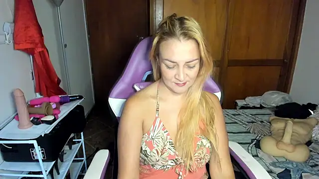 Snapshot of karen_mature69 chatting on June 19, 2026, 11:36 am karen mature69 online show from June 19, 2026, 11:36 am