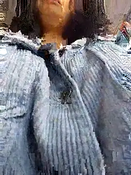 Snapshot of lara_moon25 chatting on October 21, 2025, 8:31 pm lara moon25 online show from October 21, 2025, 8:31 pm