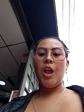 Snapshot of lara_moon25 chatting on October 28, 2025, 7:38 pm lara moon25 online show from October 28, 2025, 7:38 pm