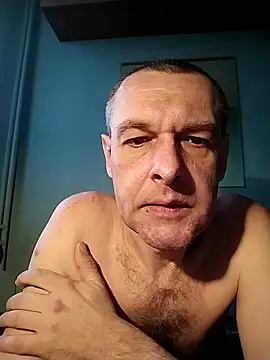Snapshot of Andrzej-M chatting on April 11, 2026, 5:28 pm Andrzej-M online show from April 11, 2026, 5:28 pm