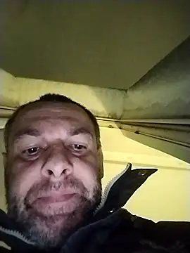 Snapshot of Andrzej-M chatting on April 25, 2026, 9:45 pm Andrzej-M online show from April 25, 2026, 9:45 pm