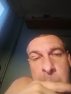 Snapshot of Andrzej-M chatting on May 16, 2026, 6:39 pm Andrzej-M online show from May 16, 2026, 6:39 pm