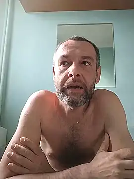 Snapshot of Andrzej-M chatting on May 31, 2026, 4:25 pm Andrzej-M online show from May 31, 2026, 4:25 pm