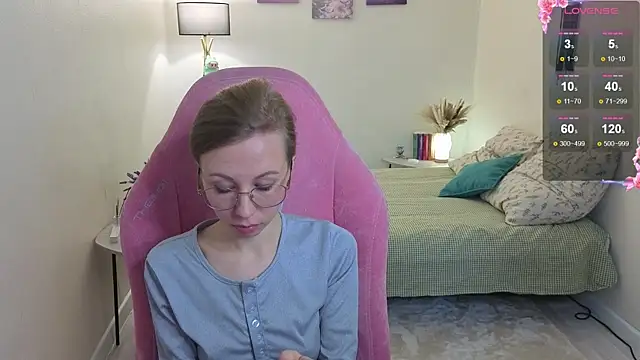 Lill Mary online show from October 20, 2025, 2:23 am