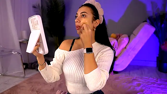 Snapshot of BetsyGonzale chatting on October 21, 2025, 4:02 am BetsyGonzale online show from October 21, 2025, 4:02 am