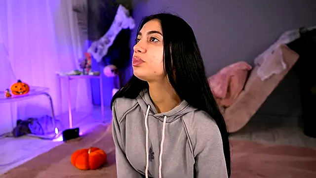 Snapshot of BetsyGonzale chatting on October 28, 2025, 3:54 am BetsyGonzale online show from October 28, 2025, 3:54 am