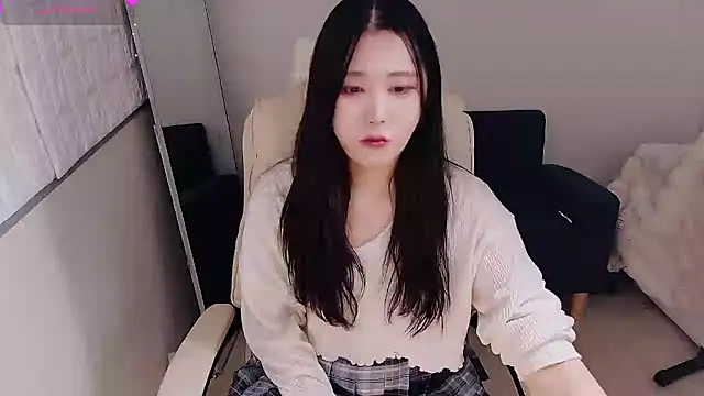 Snapshot of who_Lilly chatting on September 14, 2025, 12:48 pm who Lilly online show from September 14, 2025, 12:48 pm