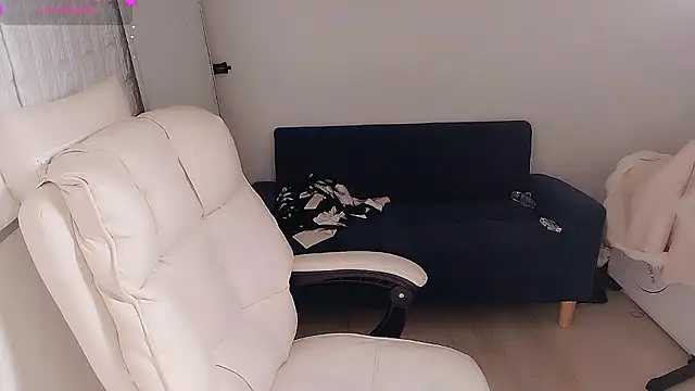 Snapshot of who_Lilly chatting on September 21, 2025, 6:04 am who Lilly online show from September 21, 2025, 6:04 am