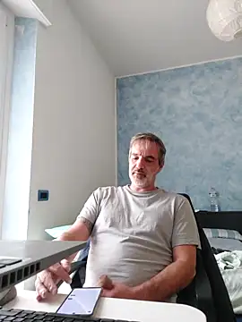 Snapshot of Marcolino183 chatting on May 7, 2026, 7:14 am Marcolino183 online show from May 7, 2026, 7:14 am