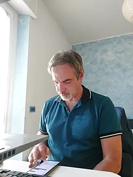 Snapshot of Marcolino183 chatting on May 12, 2026, 7:27 am Marcolino183 online show from May 12, 2026, 7:27 am