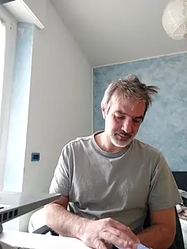 Snapshot of Marcolino183 chatting on May 18, 2026, 7:36 am Marcolino183 online show from May 18, 2026, 7:36 am
