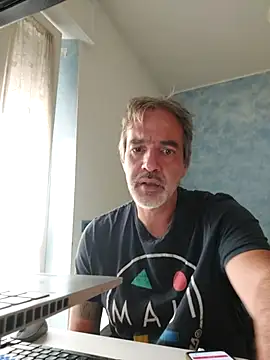 Snapshot of Marcolino183 chatting on June 4, 2026, 7:25 am Marcolino183 online show from June 4, 2026, 7:25 am