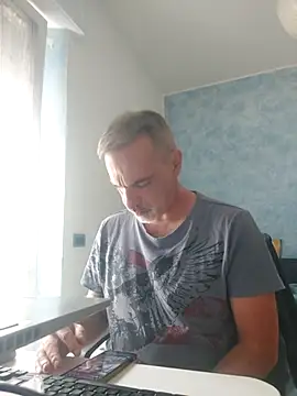 Snapshot of Marcolino183 chatting on July 6, 2026, 12:46 pm Marcolino183 online show from July 6, 2026, 12:46 pm