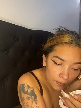 baby lizy online show from February 9, 2025, 5:22 pm