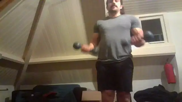 Snapshot of Mclozzz chatting on November 8, 2025, 3:29 am Mclozzz online show from November 8, 2025, 3:29 am