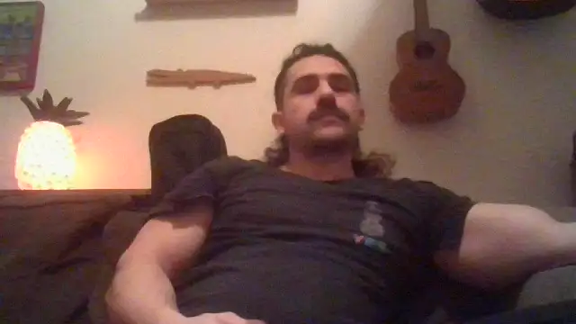 Snapshot of Mclozzz chatting on February 8, 2026, 8:56 pm Mclozzz online show from February 8, 2026, 8:56 pm