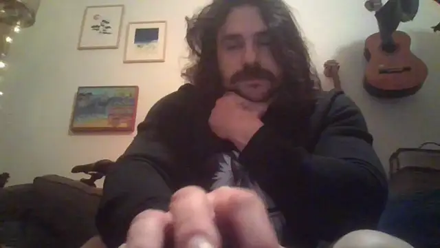 Snapshot of Mclozzz chatting on February 28, 2026, 3:29 am Mclozzz online show from February 28, 2026, 3:29 am