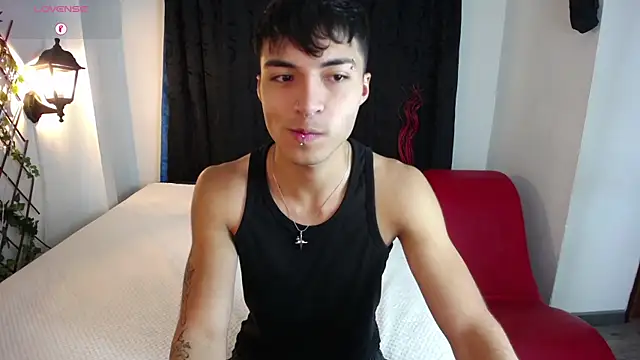 Snapshot of dylan_fun18 chatting on December 11, 2024, 3:05 pm dylan fun18 online show from December 11, 2024, 3:05 pm