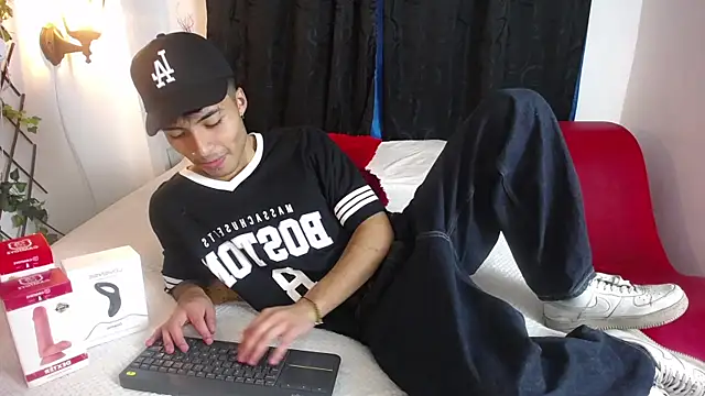 Snapshot of dylan_fun18 chatting on February 6, 2025, 6:24 pm dylan fun18 online show from February 6, 2025, 6:24 pm