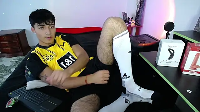 Snapshot of dylan_fun18 chatting on February 22, 2025, 10:42 pm dylan fun18 online show from February 22, 2025, 10:42 pm