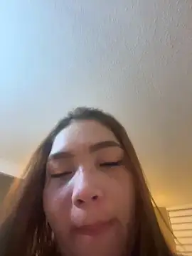 Snapshot of WhiteWomen chatting on September 10, 2025, 11:27 pm WhiteWomen online show from September 10, 2025, 11:27 pm