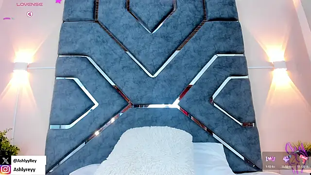 ashlyrey-1 online show from January 21, 2025, 10:30 pm