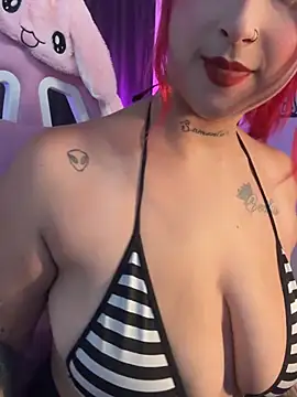 Snapshot of ashlyrey-1 chatting on April 23, 2026, 6:43 pm ashlyrey-1 online show from April 23, 2026, 6:43 pm