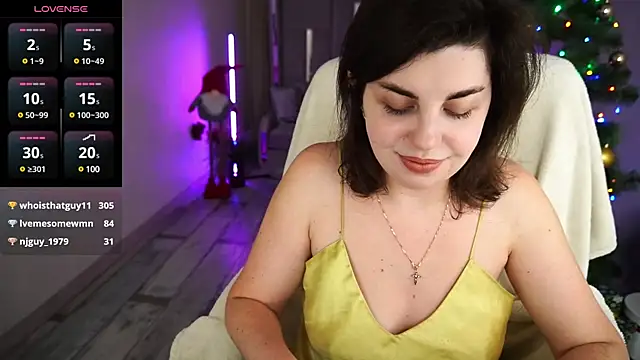 MirandaWong online show from January 1, 2025, 5:43 am