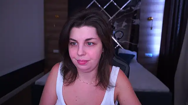 MirandaWong online show from September 27, 2025, 5:23 am