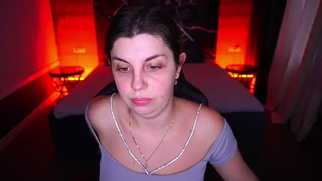 MirandaWong online show from November 5, 2025, 6:46 am