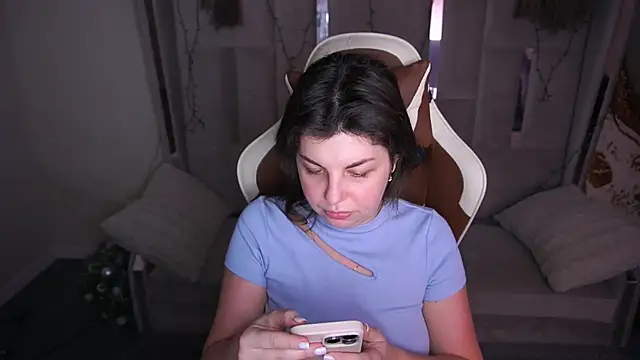 MirandaWong online show from February 23, 2026, 5:27 am