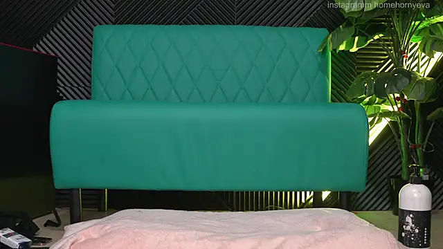 Snapshot of home_horny_eva chatting on February 19, 2025, 11:25 pm home horny eva online show from February 19, 2025, 11:25 pm