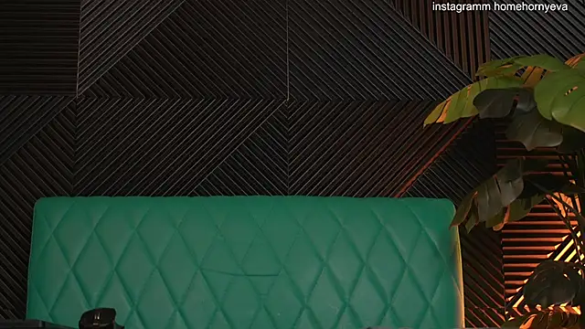 Snapshot of home_horny_eva chatting on March 19, 2025, 12:15 am home horny eva online show from March 19, 2025, 12:15 am