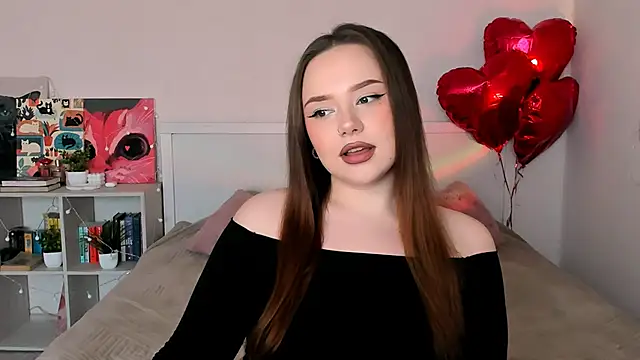 LittleKiitten online show from June 7, 2026, 2:54 pm