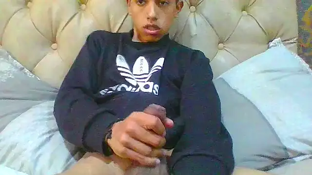 Snapshot of danuel23 chatting on December 18, 2025, 8:04 pm danuel23 online show from December 18, 2025, 8:04 pm