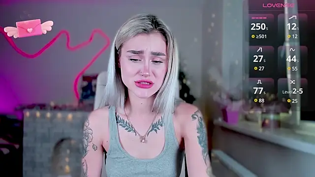 Snapshot of _Ravenaa chatting on December 20, 2024, 10:38 am Ravenaa online show from December 20, 2024, 10:38 am