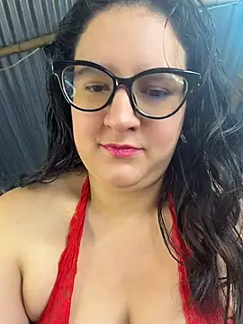 Snapshot of Soe_Lara chatting on August 4, 2026, 2:08 pm Soe Lara online show from August 4, 2026, 2:08 pm