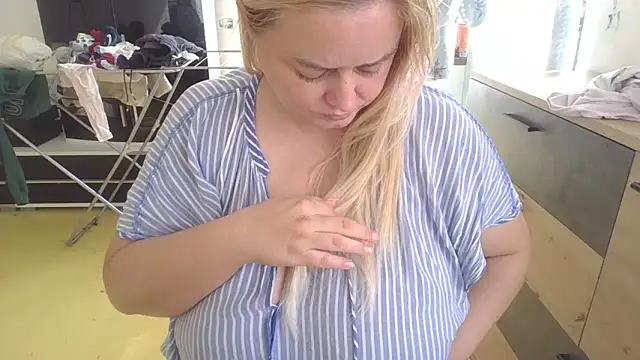 Meliss Official9 online show from March 3, 2025, 9:22 am