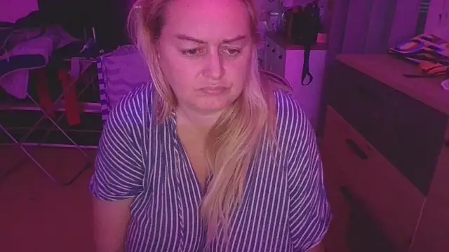 Meliss Official9 online show from March 16, 2025, 5:17 pm