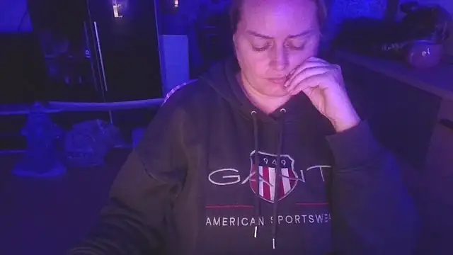 Meliss Official9 online show from September 23, 2025, 8:12 pm